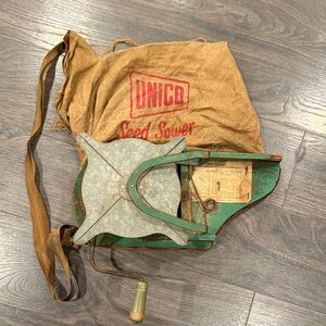 UNICO Seed Sower Hand Crank Seeder - Green with Canvas Bag